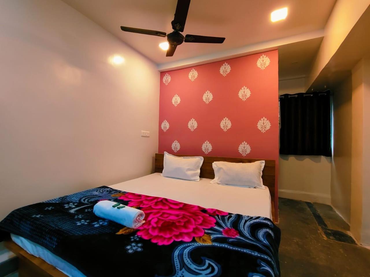 Amrutwa Guest House Pune Extérieur photo